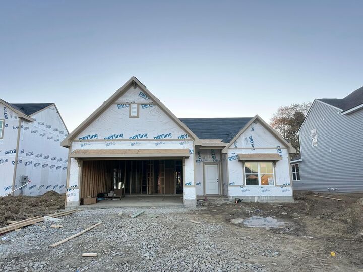 Property Photo:  307 Nixon Way  OH 43140 