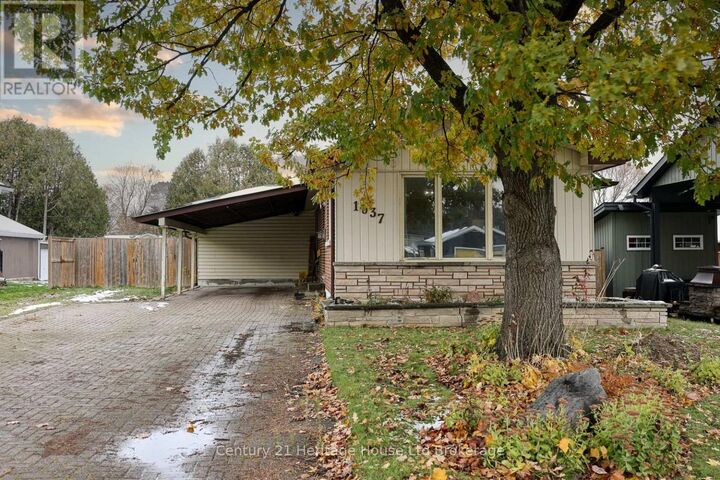 Property Photo: 1037 Warwick Street ON N4S 4S3