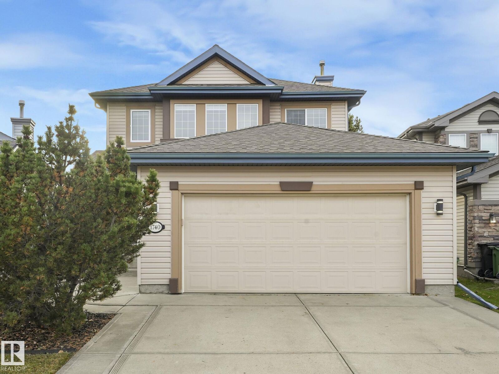 Property Photo:  1740 Glastonbury Boulevard NW  AB T5T 6M7 