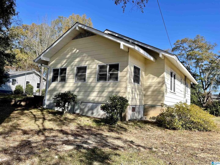 Property Photo:  1222 Broadway Avenue  AL 35055 