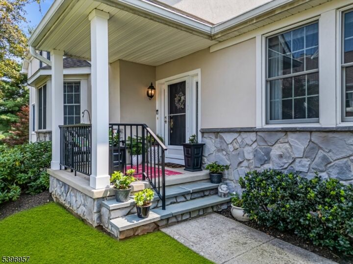 Property Photo:  41 Dickinson Rd  NJ 07920 