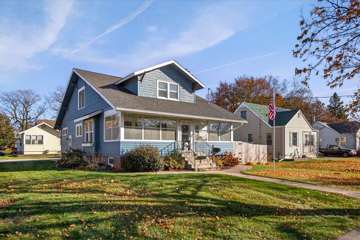 Property Photo: 2829 49th Street IA 50310