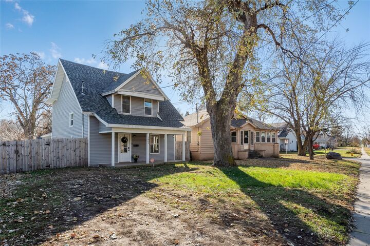 Property Photo:  2803 Easton Boulevard  IA 50317 