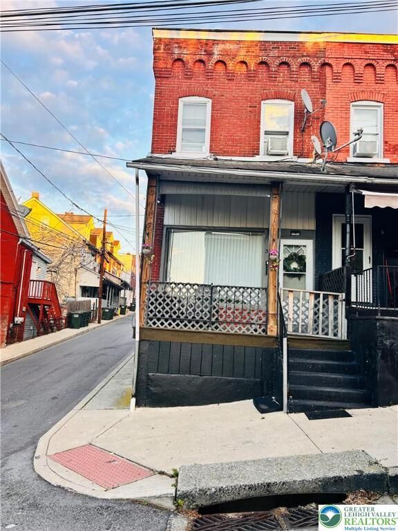 Property Photo:  317 State Street  PA 18015 