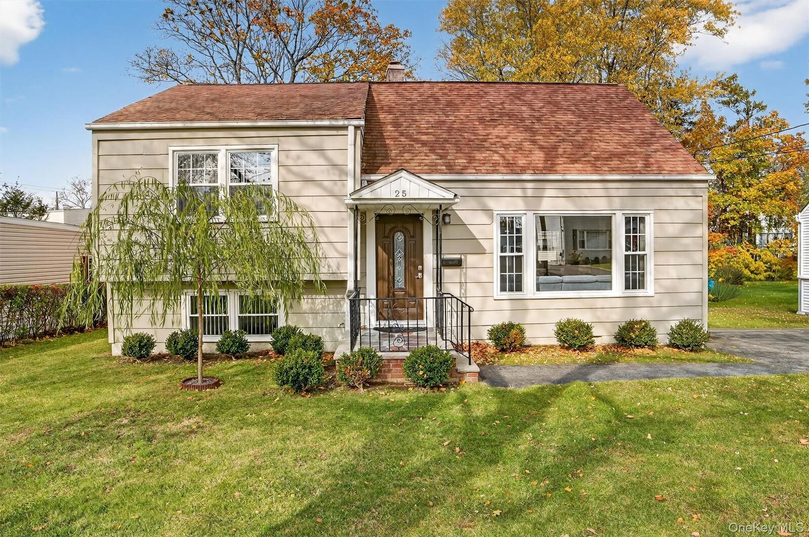 Property Photo:  25 Rugby Road  NY 10710 