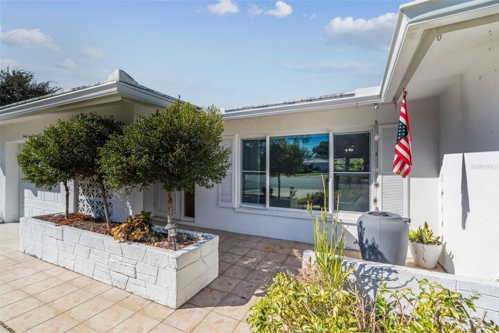 Property Photo:  9500 Mainlands Boulevard W 1-A  FL 33782 