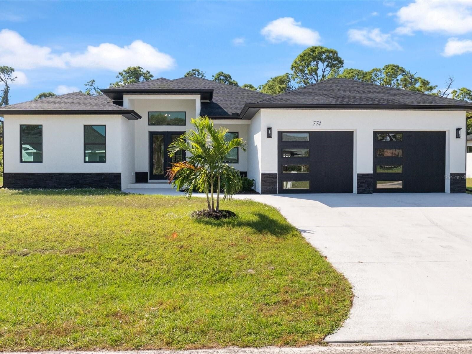 Property Photo:  774 Rotonda Circle  FL 33947 