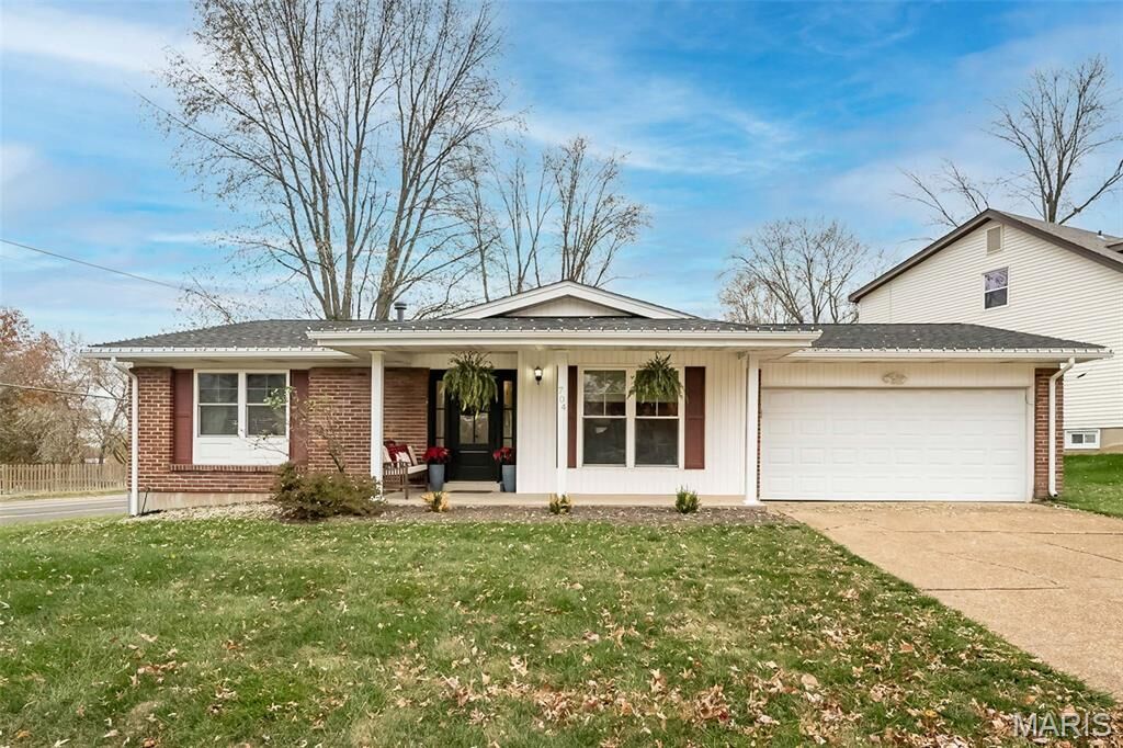 Property Photo: 704 Woodrun Drive MO 63021
