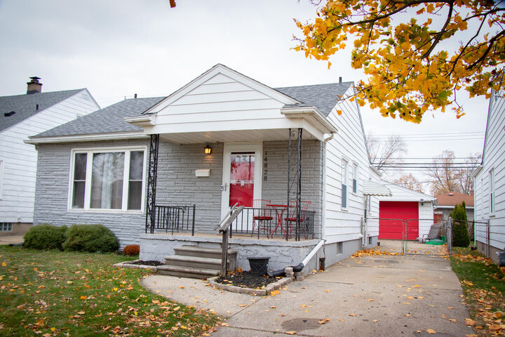 Property Photo: 14828 College Avenue MI 48101