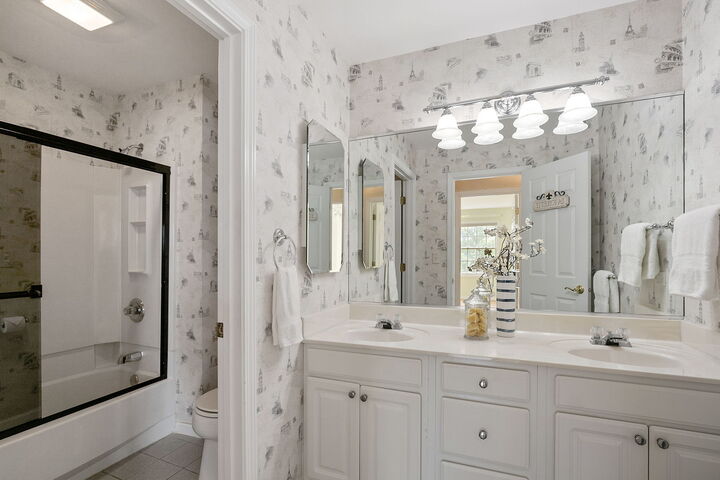 Property Photo: 101 Burton Street IL 60030