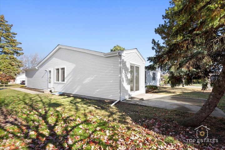 Property Photo:  523 Hamilton Avenue  IL 60559 