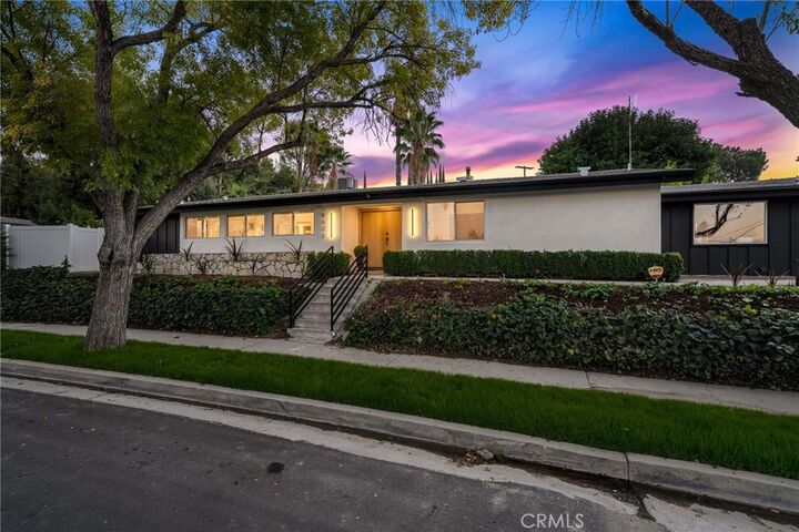 Property Photo:  20632 Tiara Street  CA 91367 
