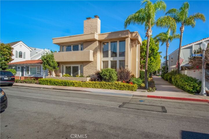 Property Photo:  200 Via Orvieto  CA 92663 