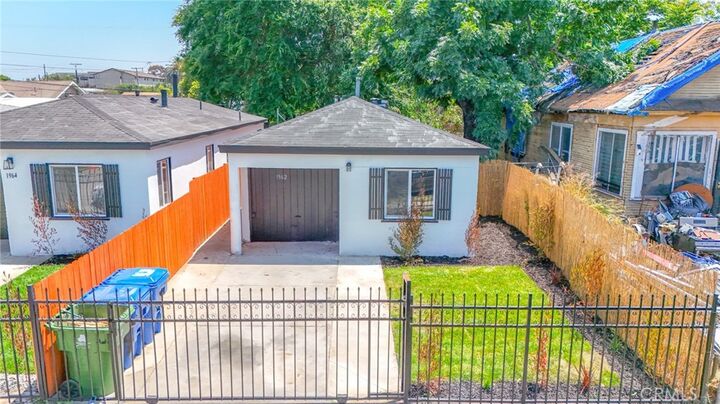 Property Photo:  1962 E 114th Street  CA 90059 
