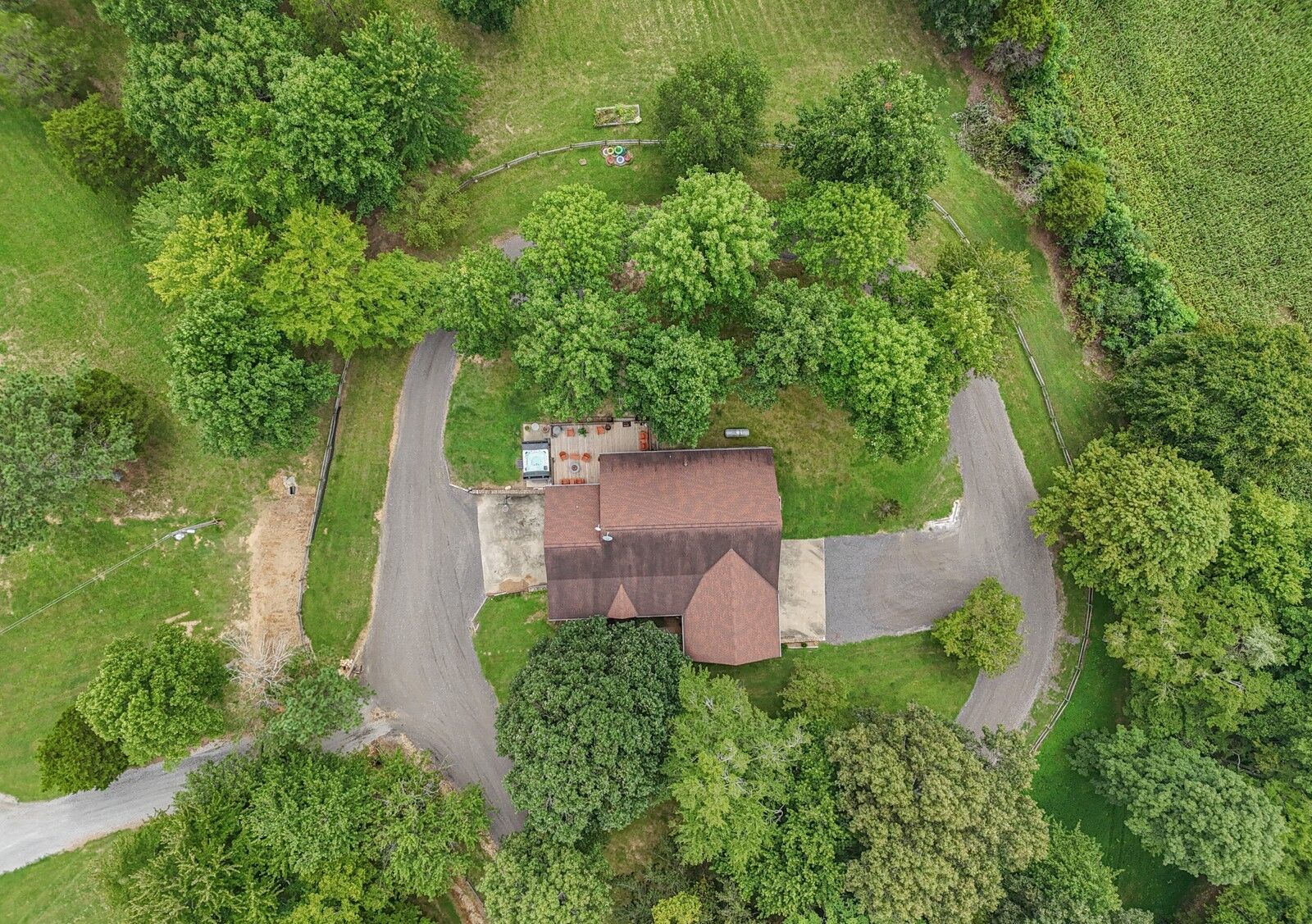 Property Photo: 118 Robert Simmons Rd TN 37186