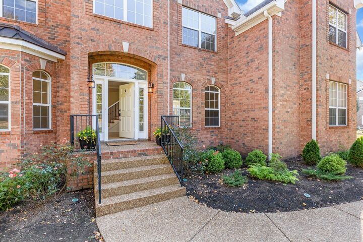 Property Photo: 104 Portsmouth Cv TN 37027