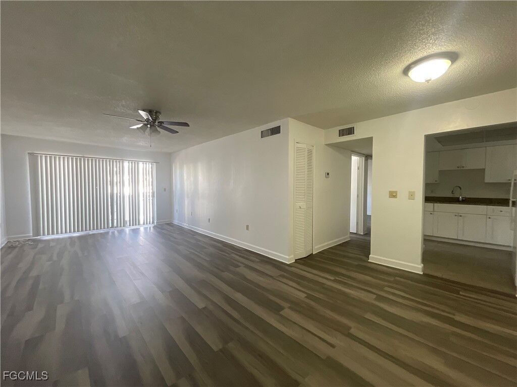 Property Photo: 3706 Broadway 27 FL 33901