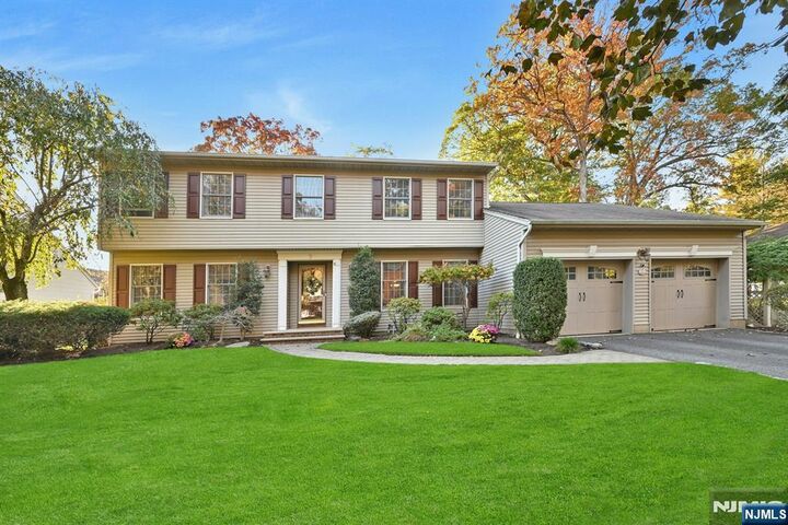 9 Appeld Court  Hillsdale NJ 07642 photo