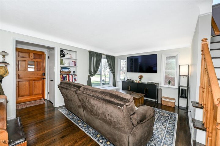 Property Photo: 2205 Keystone Road OH 44134