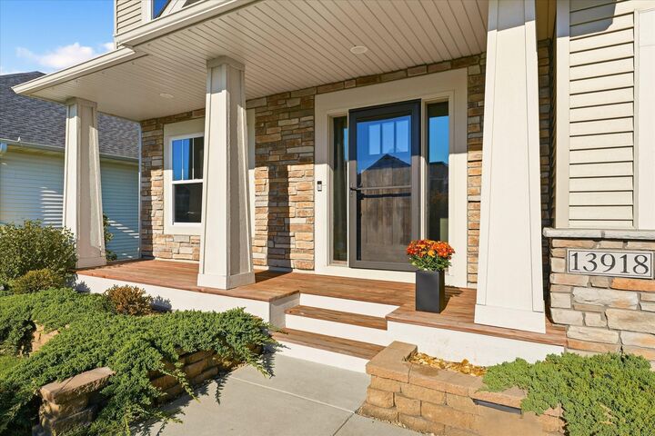 Property Photo: 13918 Ashford Path MN 55068