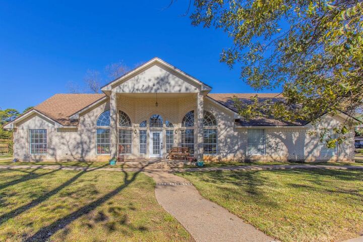 Property Photo: 2622 Kendall Lane TX 76705