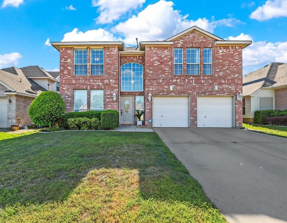 Property Photo:  617 Crystal Brook Drive  TX 76179 
