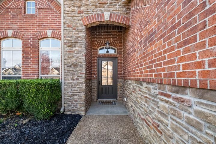 Property Photo: 1407 SW Wisteria Avenue AR 72713