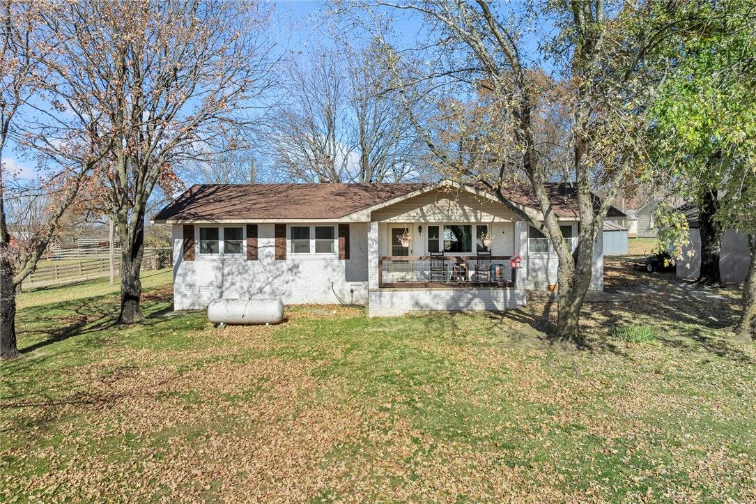Property Photo:  1669 E 206 Highway  AR 72633 