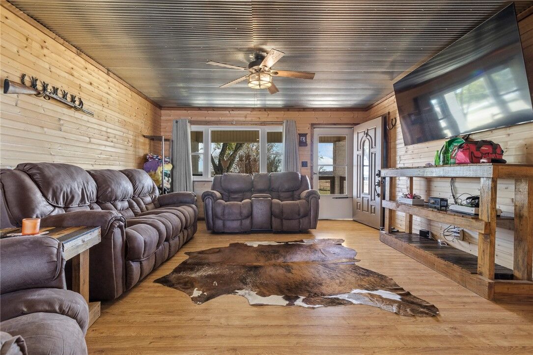 Property Photo: 1669 E 206 Highway AR 72633