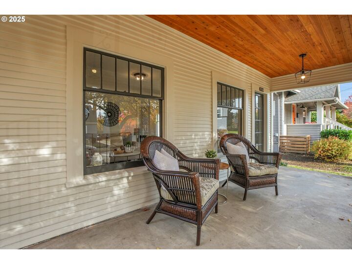 Property Photo: 3743 SE Franklin St OR 97202