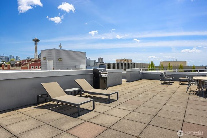 Property Photo: 520 2nd Avenue W 406 WA 98119