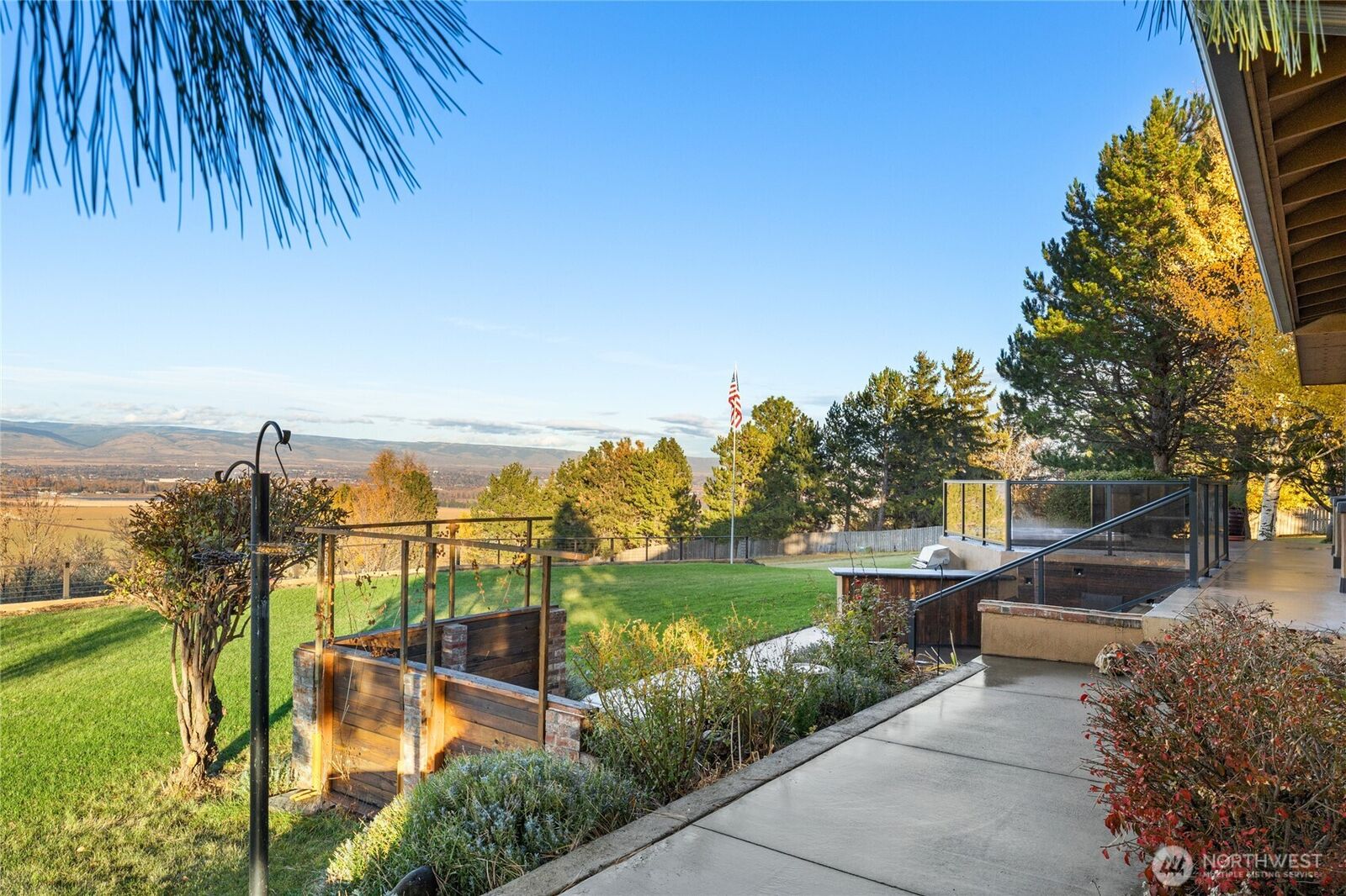 Property Photo:  2281  Mellergaard Road  WA 98926 