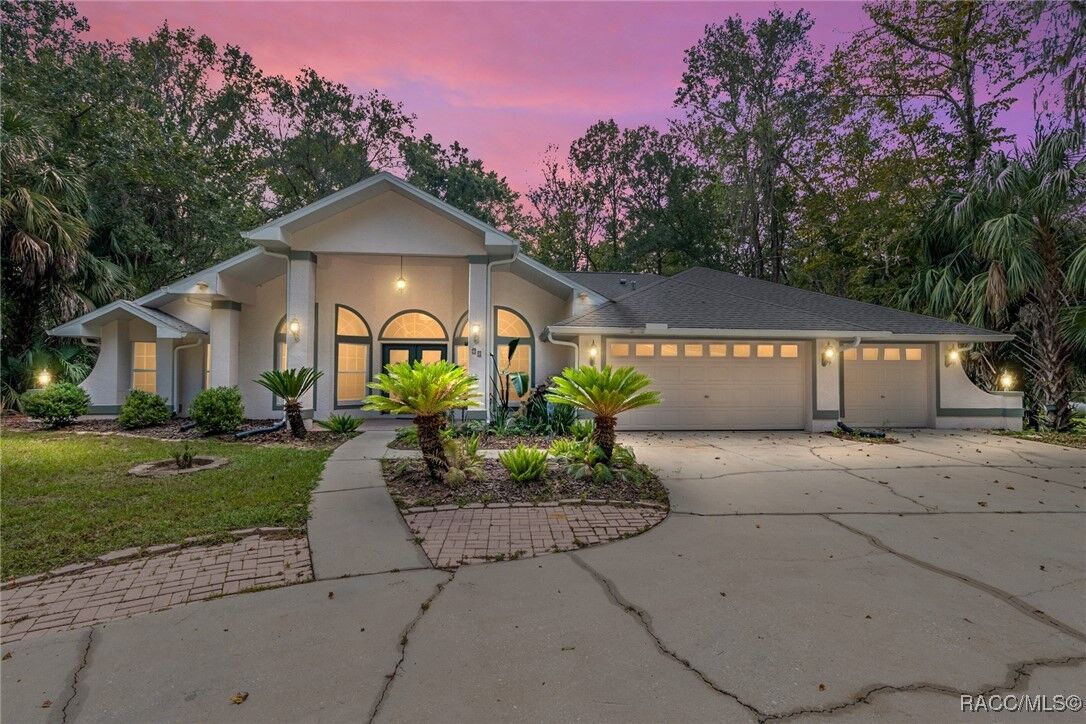 Property Photo:  90 Winding River Lane  FL 34449 