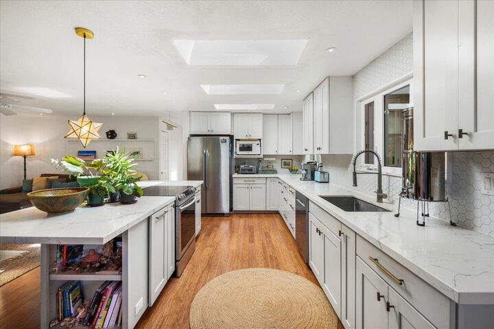 Property Photo: 233 Kahiko St HI 96779