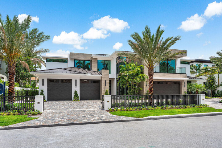 Property Photo: 191 W Coconut Palm Road FL 33432