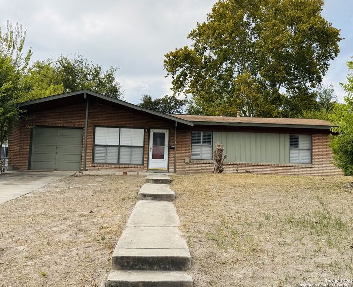 Property Photo:  107 Crestline  TX 78201 