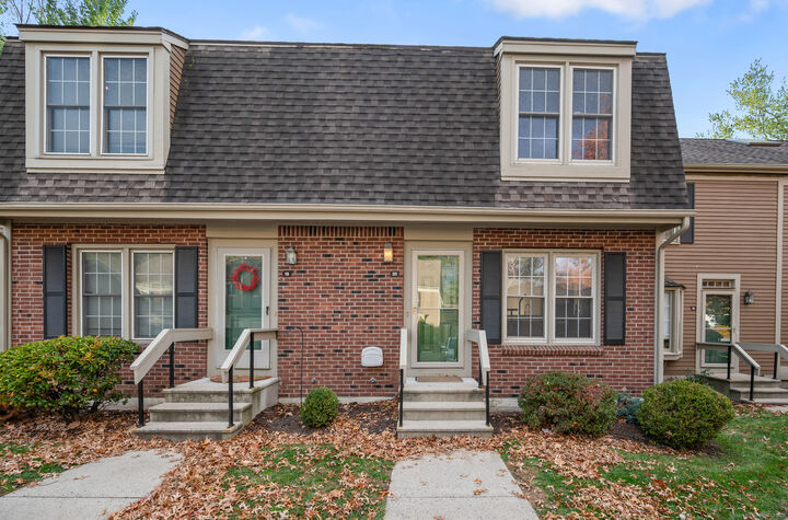 Property Photo:  20 Newberry Lane 20  CT 06033 