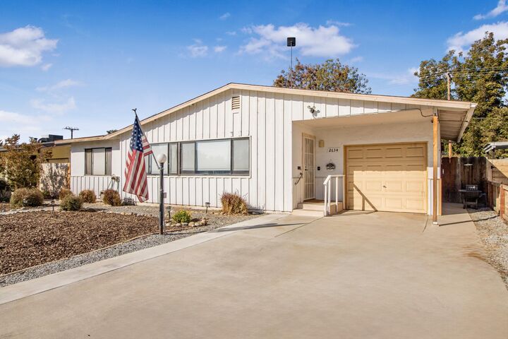 2634 W Iris Avenue  Visalia CA 93277 photo