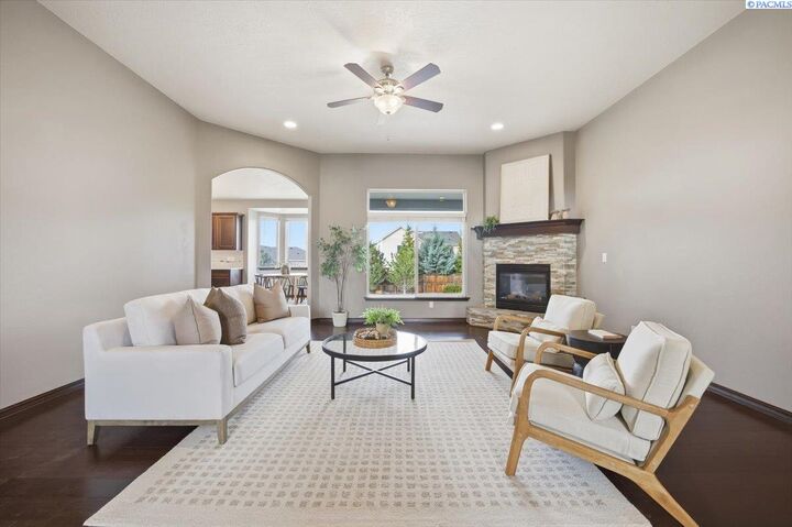 Property Photo: 6370 Cobalt Dr. WA 99353-6404