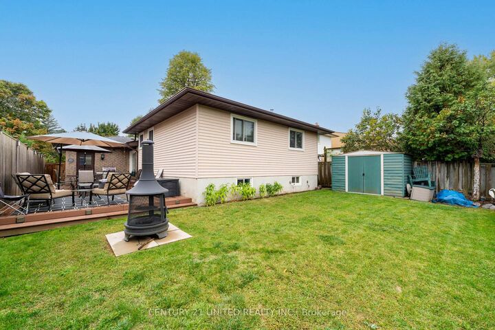 Property Photo:  895 Exeter Street  ON L1G 6R9 