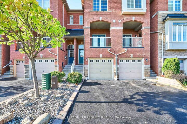 Photo de la propriété: 301 Strouds Lane 5 ON L1V 7J1