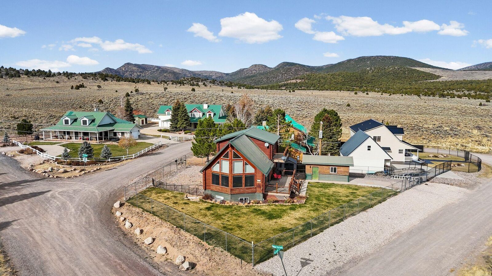 Property Photo:  880 W Main St  UT 84781 