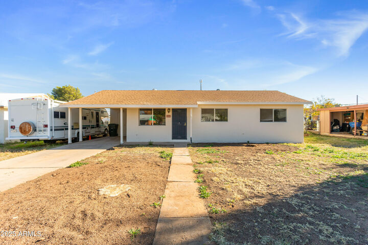 Property Photo: 833 Langan Avenue AZ 85635