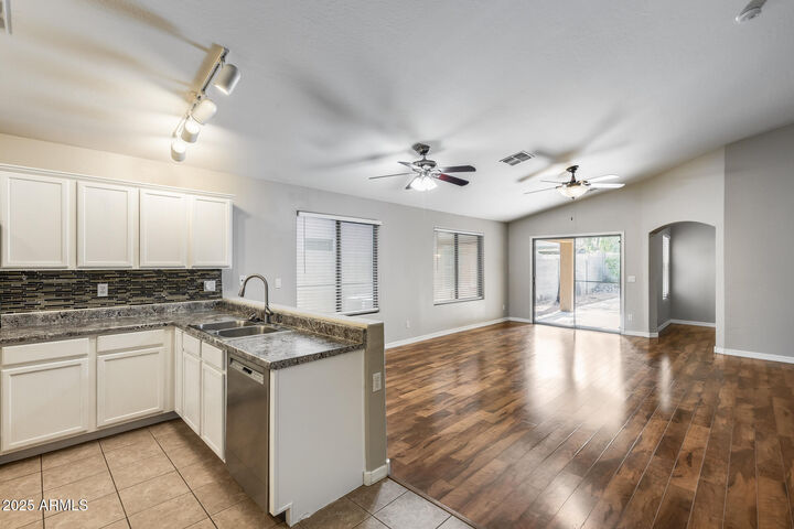 Property Photo:  1991 W Vineyard Plains Drive  AZ 85144 