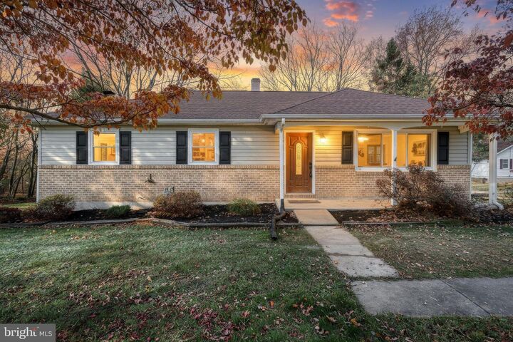 Property Photo:  850 Jefferson Lane  PA 17356 