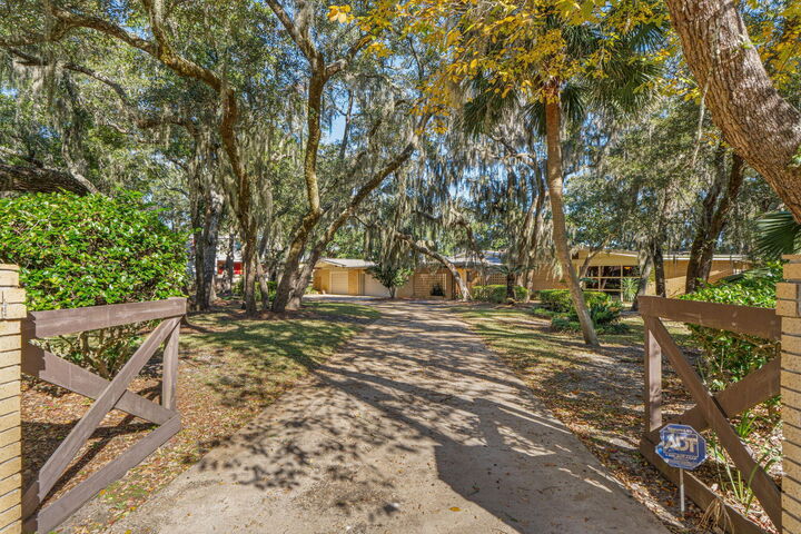 Property Photo: 19 Old Ferry Road FL 32579
