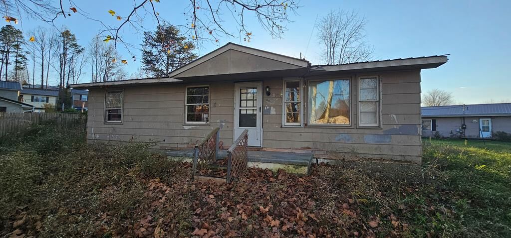Property Photo:  90 B Street  KY 41230 