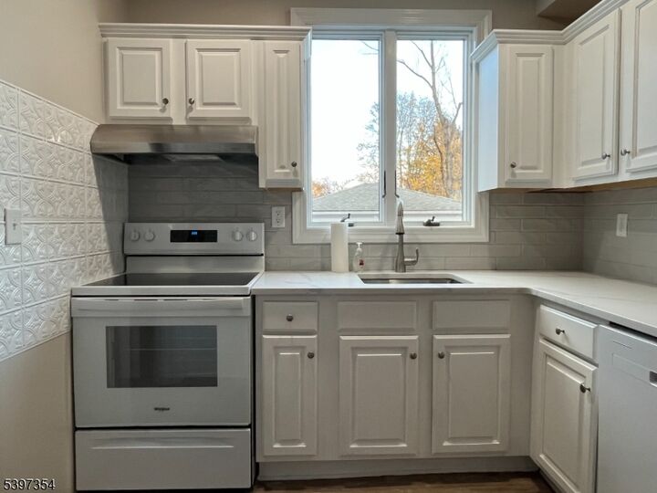 Property Photo:  52 Mill Rd-1st Flr  NJ 07950 