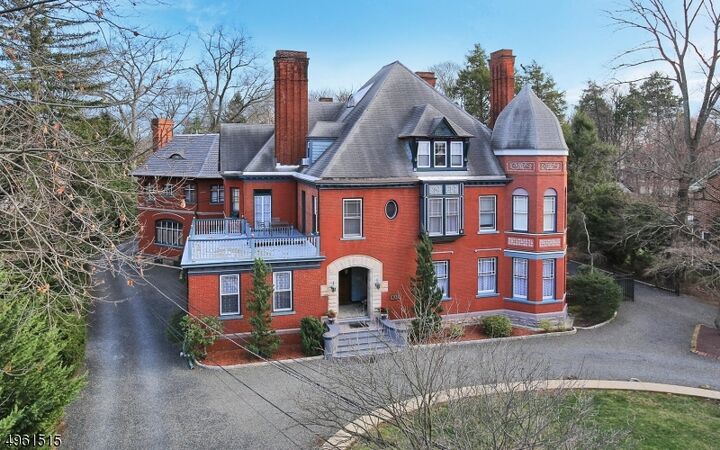 Property Photo: 527 W 8th St, Unit B NJ 07060