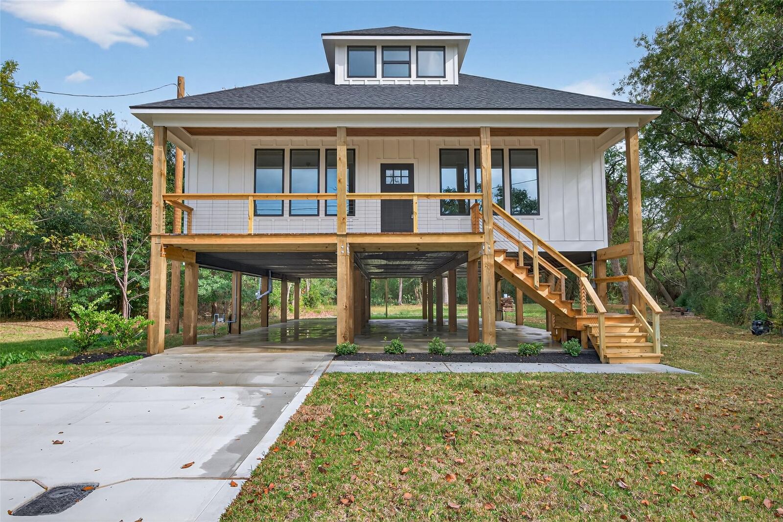 Property Photo: 165 Thurman Avenue TX 77611